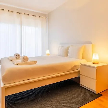 Lägenhet Casa Da Praca In The Center Of - Guestspa