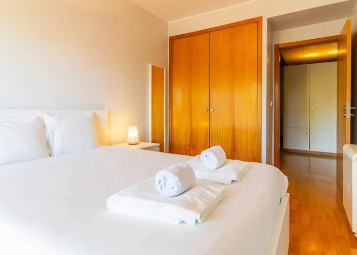Apartment Casa Da Praca In The Center Of - Guestspa