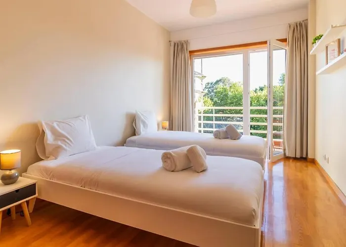 Apartment Casa Da Praca In The Center Of - Guestspa